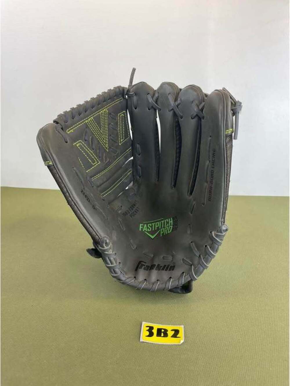 Franklin Fastpitch Pro Series 12" Softball Glove